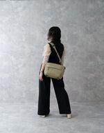 Vanguard VEO Metro 7-Liter Camera and Everyday Shoulder Bag - Beige